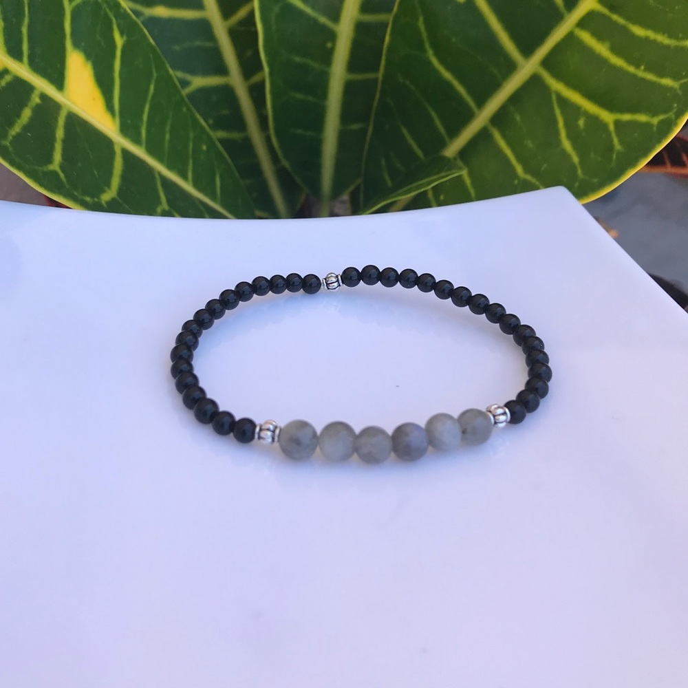 Labrodorate Agate Gemstone Bracelet Black Gray